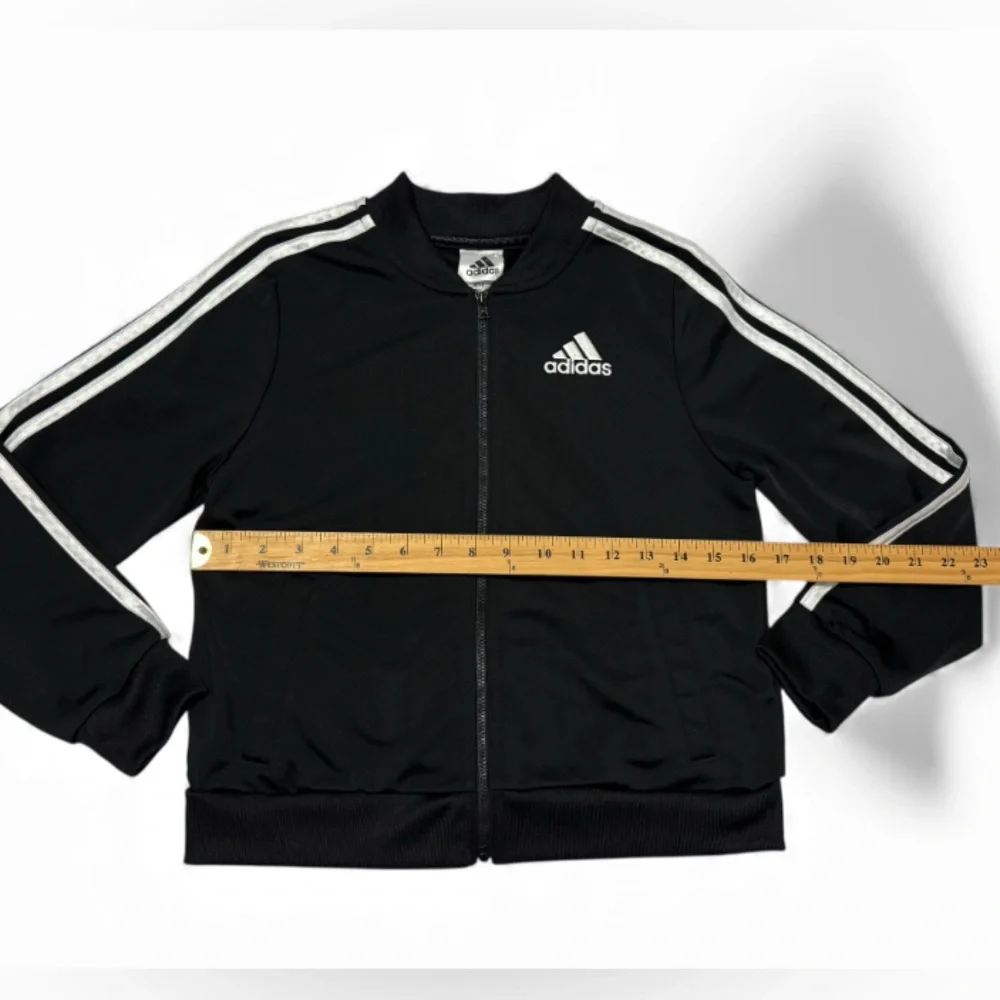 Adidas Kids  Black and White Zip-Up Jacket Size:M (10/12).